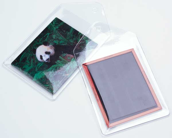 Vinyl Magneet hoesje met hanger 7.3 x 9.5cm. Verkocht per bundel van 100 stuks.